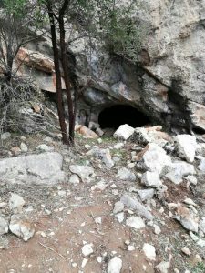 غار مدخون قیروکارزین